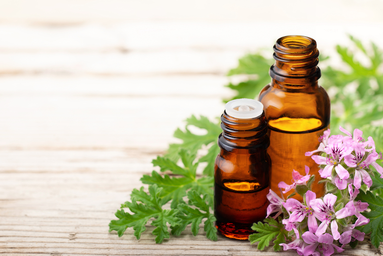 Geranium essential oil 